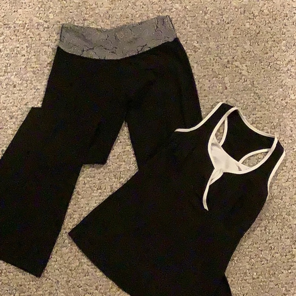 Bundle of 4 yoga/workout sets